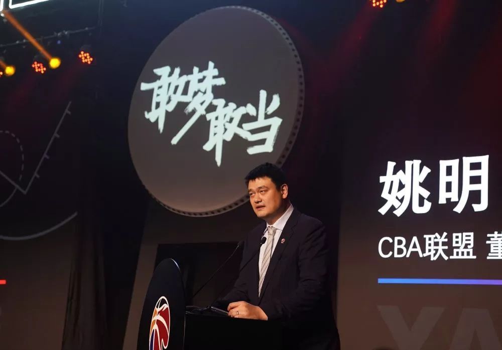 娇妻被邀上台玩多p